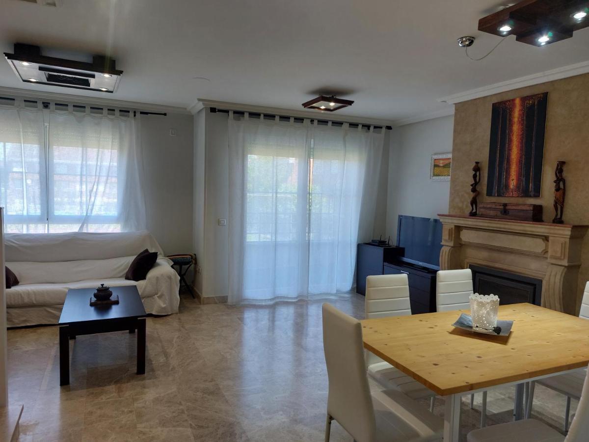 Chalet Urbano En Salamanca Santa Marta de Tormes Buitenkant foto